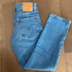NWOT Levi’s Wedgie Jeans